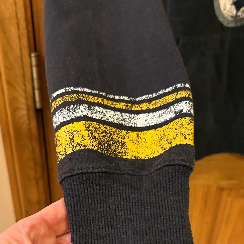 NFL Team Apparel Women's Black and Gold Hoodie - Picture 5 of 6